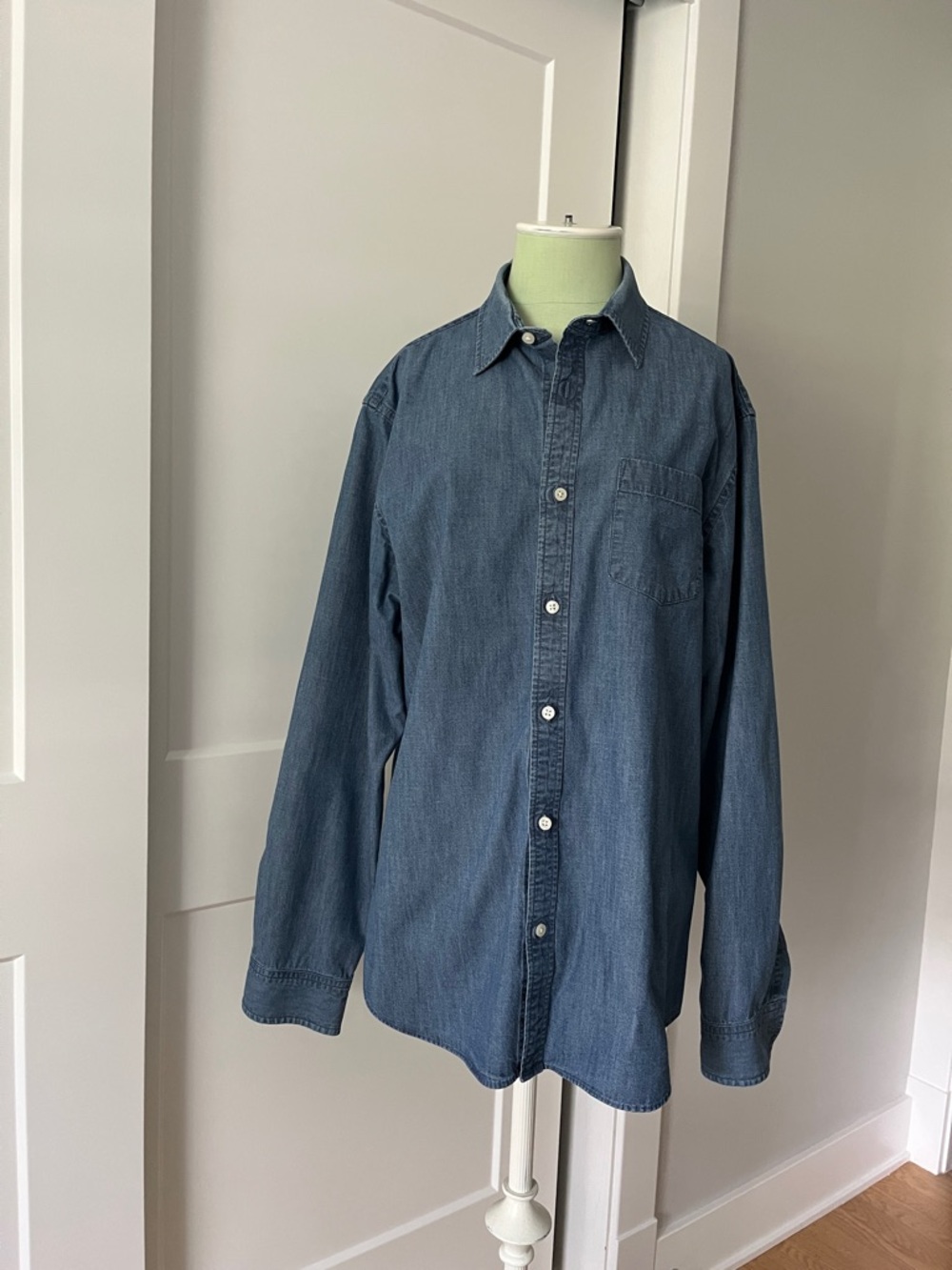 Banana Republic Men's Indigo Blue Denim Button-Down Shirt
